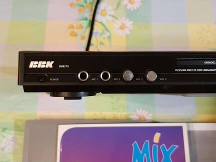 Видоеплеер с караоке BBK DV827X