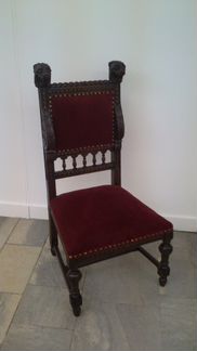 Антикварное дамское кресло