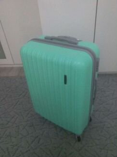 Чемодан на колесах 60х44х26см